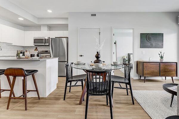 Edmonton 1 bedrooms Apartment for rent. Property photo: 607706-2