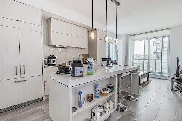 Calgary 2 bedrooms Condo Unit for rent. Property photo: 608571-2