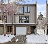 Bright 3 Bed Townhome Near UofC and Foothills Hospital