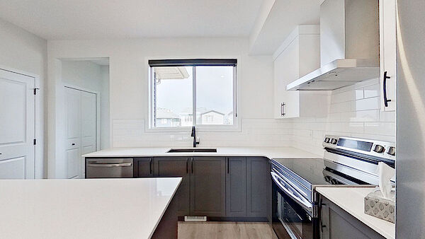 Calgary 3 bedrooms Duplex for rent. Property photo: 608879-2