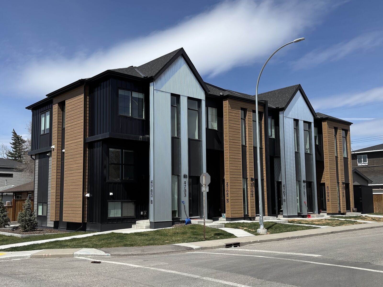 Calgary 3 bedrooms Townhouse for rent. Property photo: 608959-1