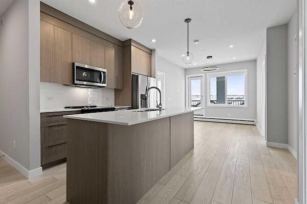 Chestermere 3 bedrooms Condo Unit for rent. Property photo: 609100-3