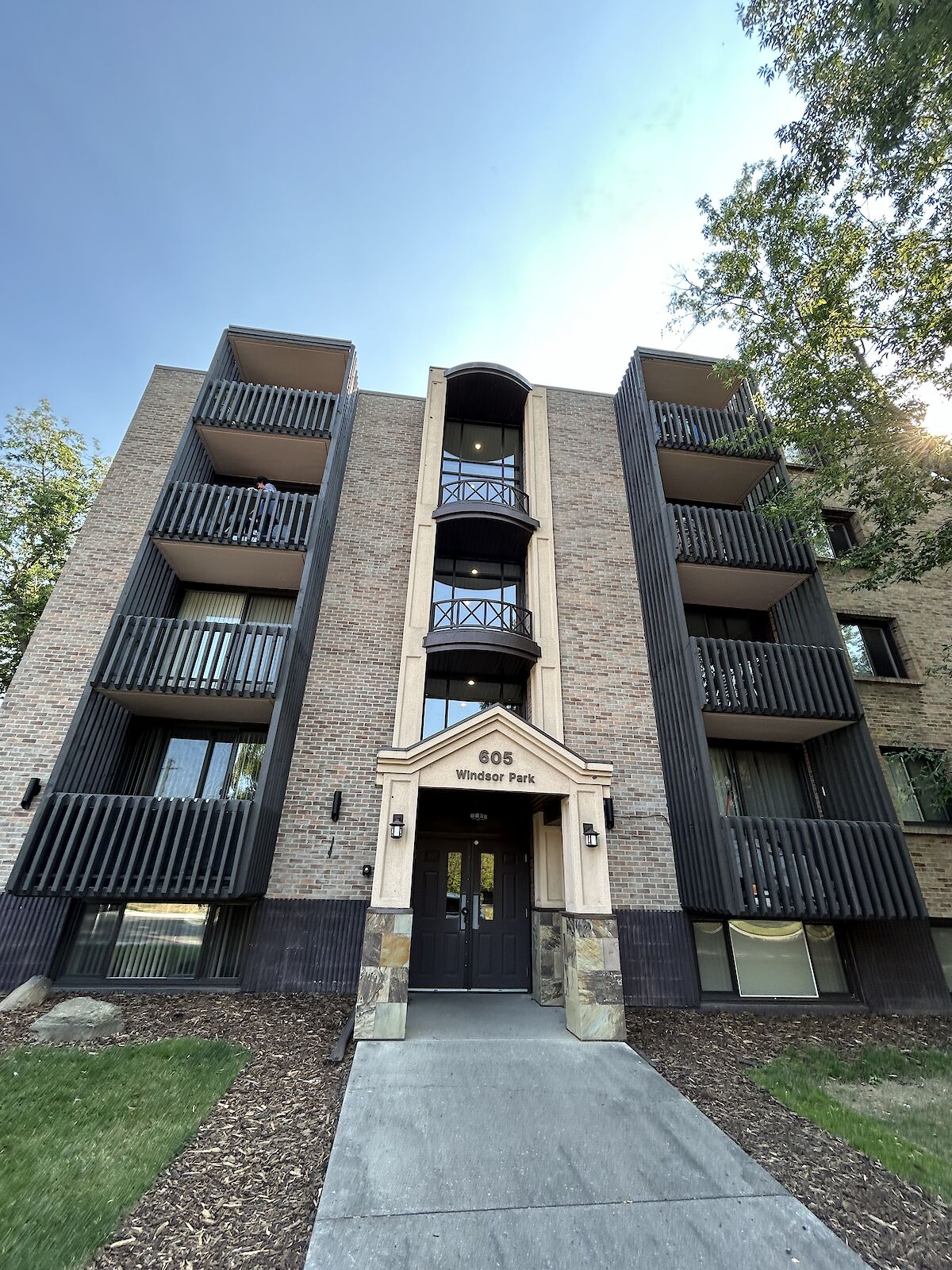 Calgary 2 bedrooms Condo Unit for rent. Property photo: 609268-1