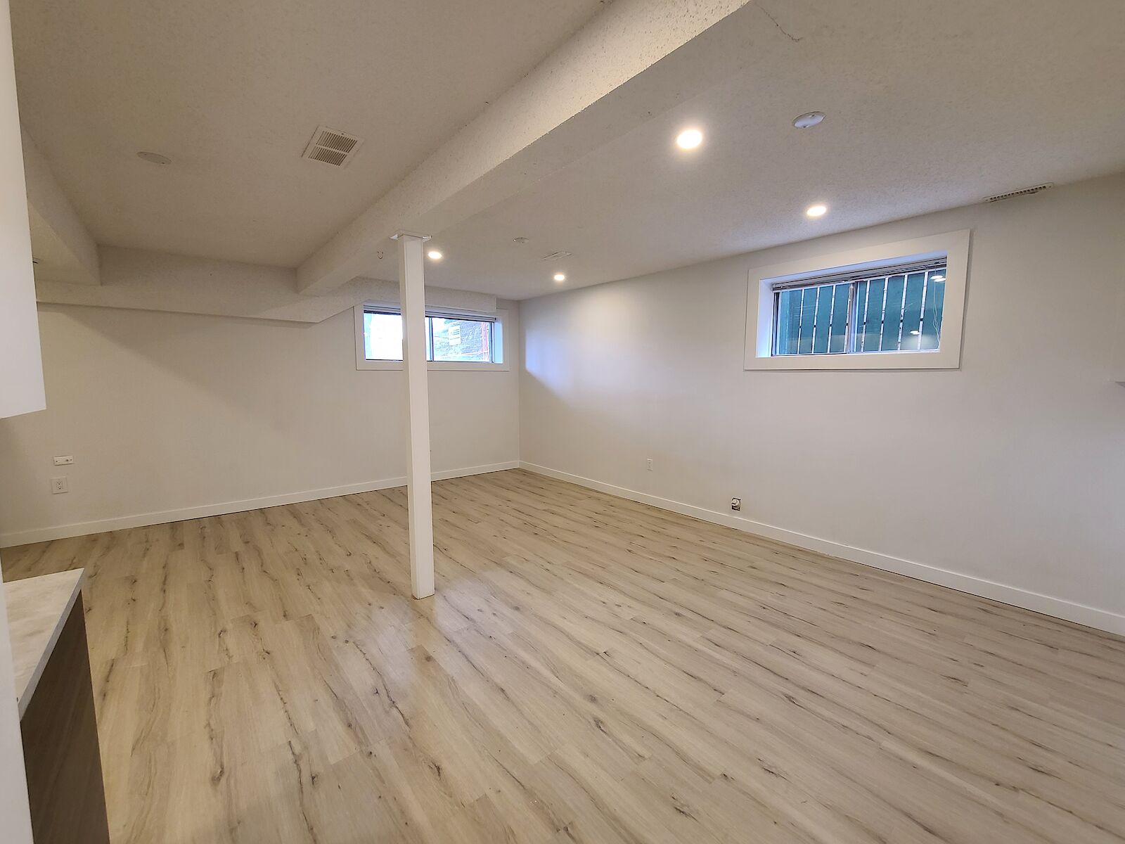 Calgary 2 bedrooms Basement for rent. Property photo: 609498-1
