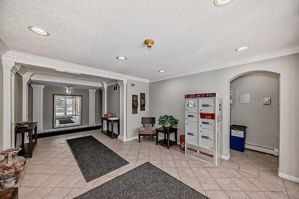 Calgary 2 bedrooms Condo Unit for rent. Property photo: 609858-2