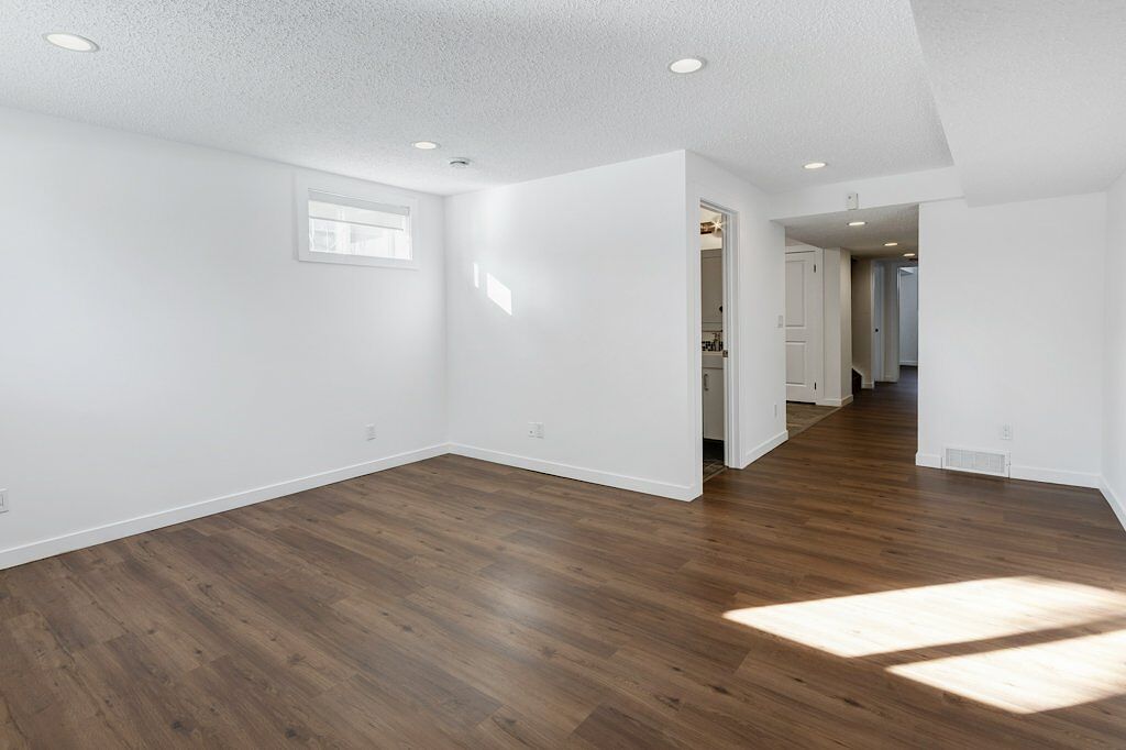 Calgary 2 bedrooms Basement for rent. Property photo: 612580-1