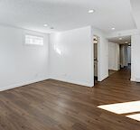 Renovated Brightly Lit Lower Unit 2 Bedroom Suite in Glenbrook