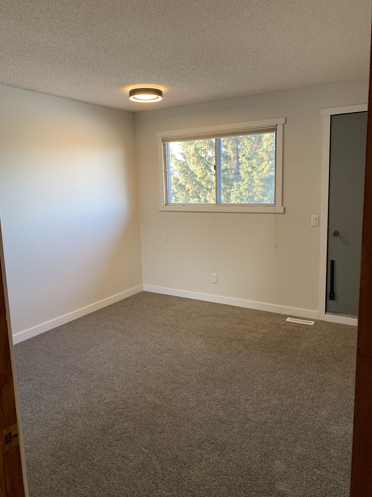 Calgary 1 bedroom Room For Rent for rent. Property photo: 613545-1