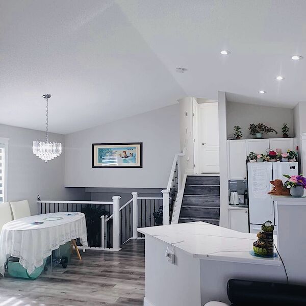 Calgary 5 bedrooms Room For Rent for rent. Property photo: 613555-2