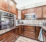 Top floor Spectacular 2 Bedroom 2 full bath in Springbank Hill