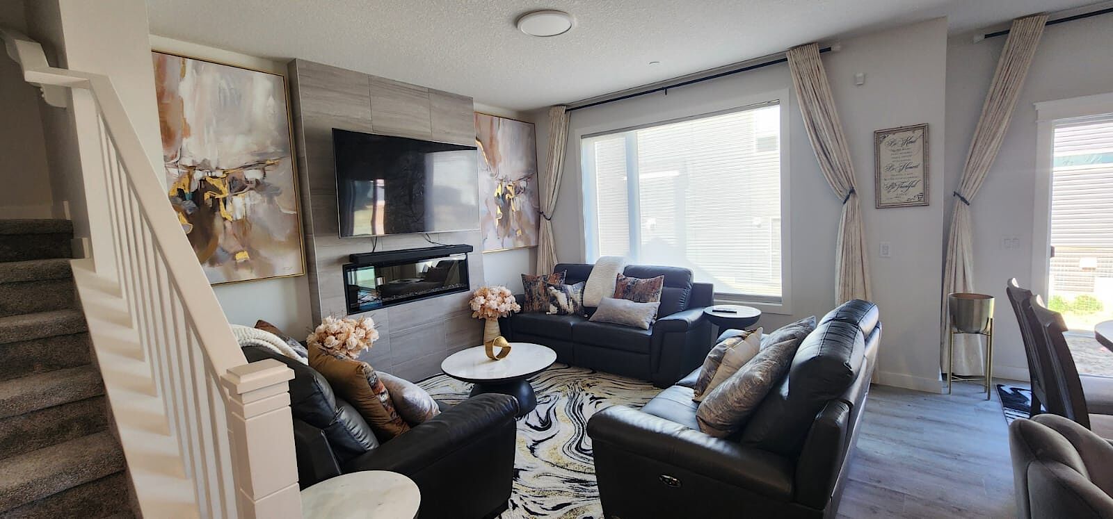 Calgary 3 + Den bedrooms Room For Rent for rent. Property photo: 616698-1