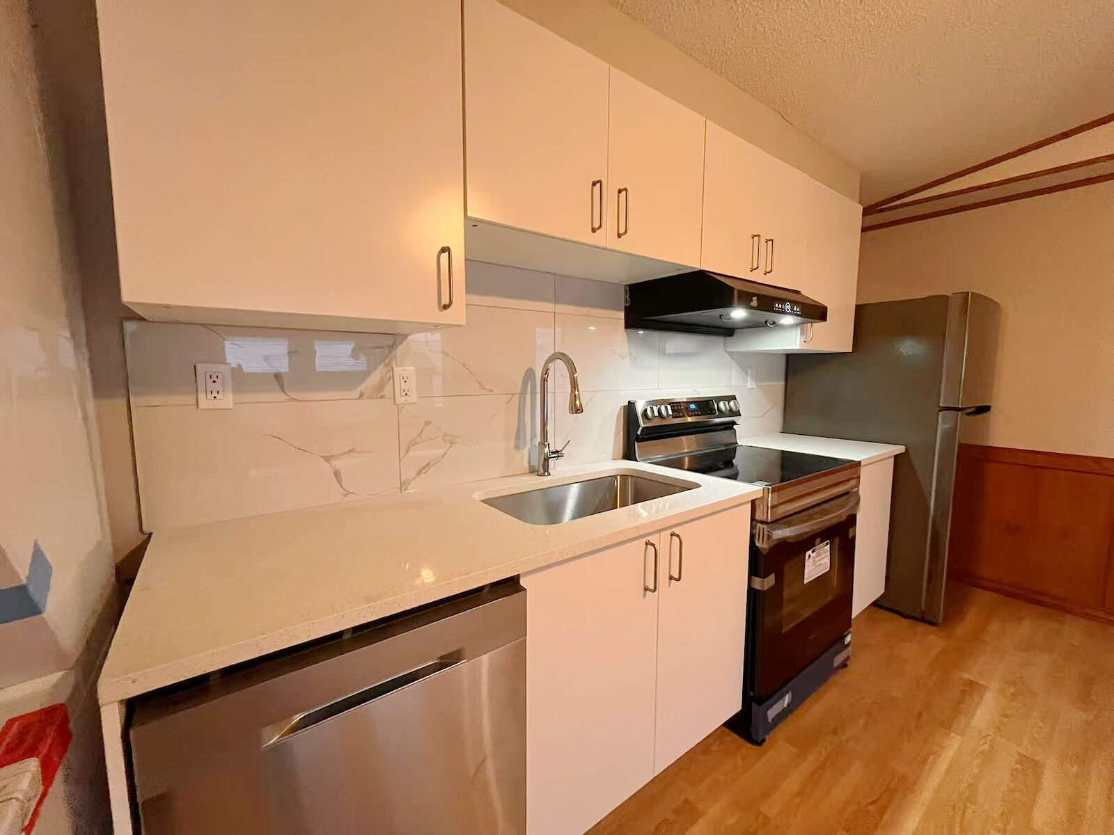 Calgary 2 bedrooms House for rent. Property photo: 617021-1