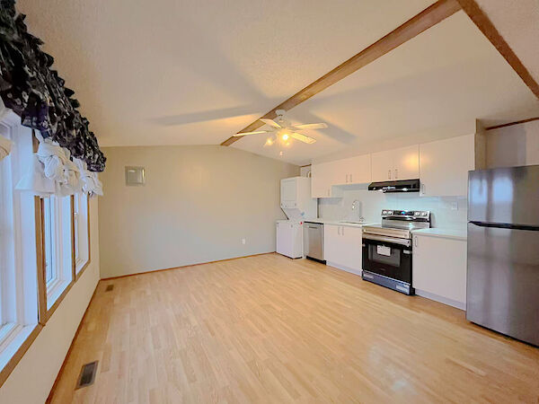 Calgary 2 bedrooms House for rent. Property photo: 617021-2