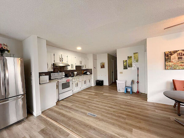Calgary 3 bedrooms Main Floor for rent. Property photo: 617027-3