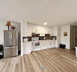 Bungalow! 3 beds+single garage!close to all amenities!