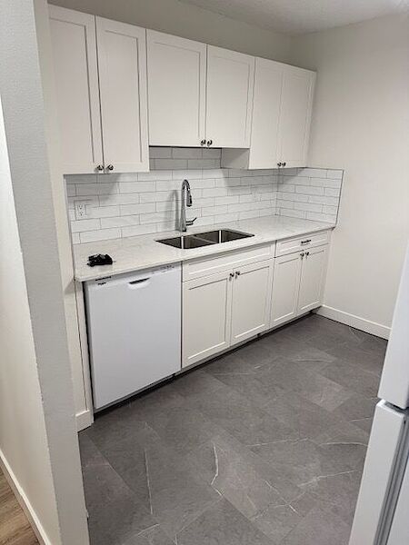 Calgary 2 bedrooms Condo Unit for rent. Property photo: 617910-2