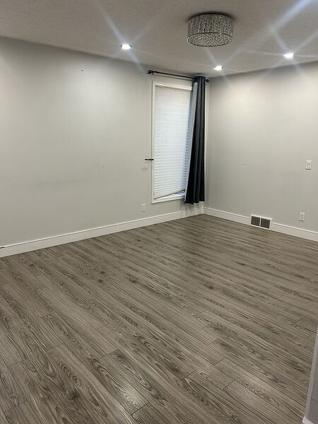 Calgary 4 bedrooms House for rent. Property photo: 618504-2