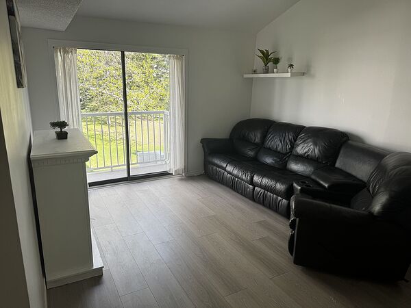 Calgary 3 bedrooms Condo Unit for rent. Property photo: 618564-2