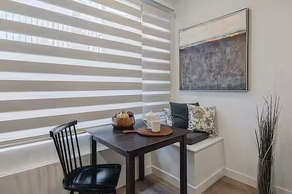 Calgary studio Condo Unit for rent. Property photo: 618677-2