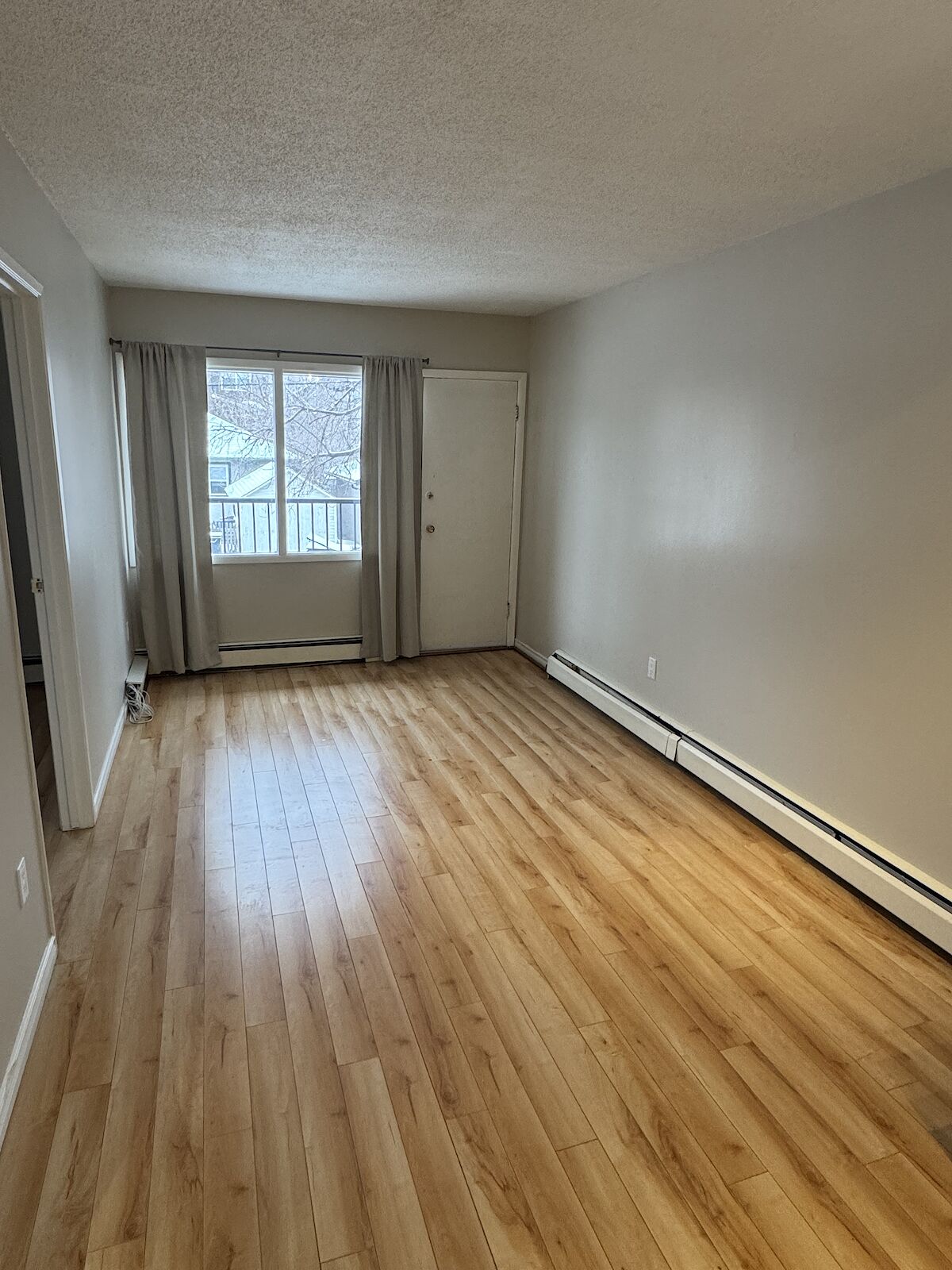Calgary 1 bedroom Condo Unit for rent. Property photo: 620663-1