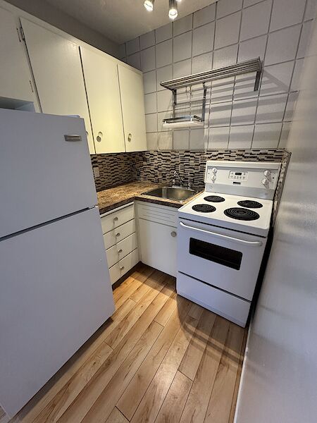 Calgary 1 bedroom Condo Unit for rent. Property photo: 620663-3