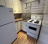 Unbeatable Location! - Great 1 Bedroom in the Heart of Kensington
