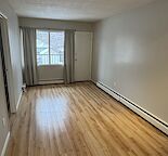 Unbeatable Location! - Great 1 Bedroom in the Heart of Kensington