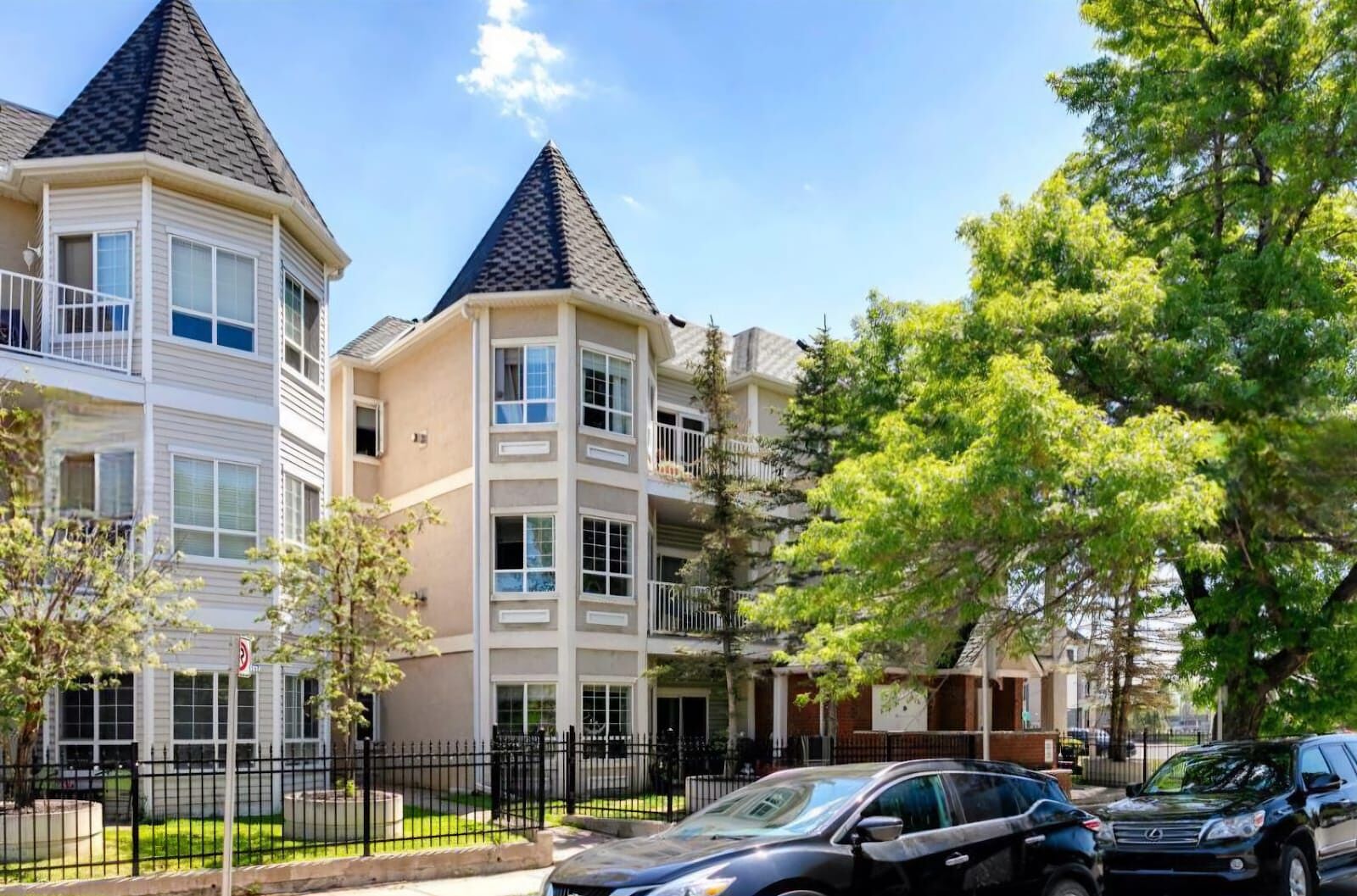 Calgary 2 bedrooms Condo Unit for rent. Property photo: 621111-1