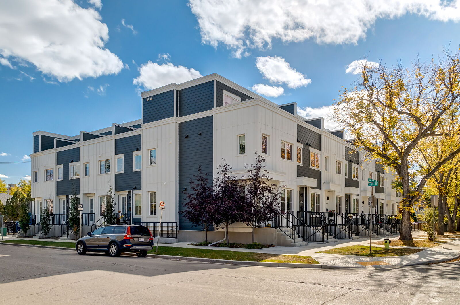Calgary studio Apartment for rent. Property photo: 621291-1