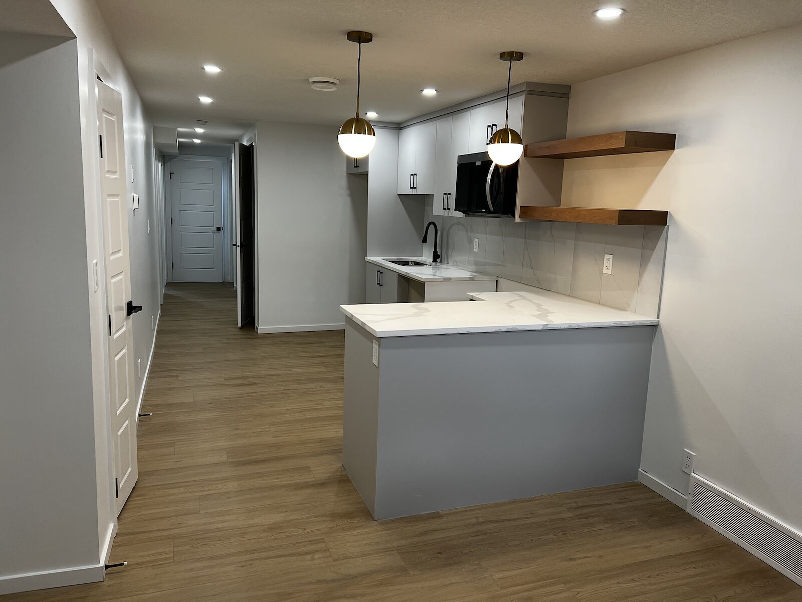 Calgary 2 + Den bedrooms Basement for rent. Property photo: 621401-1