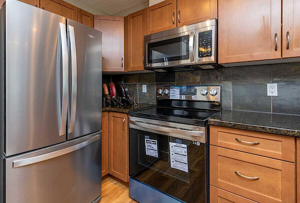 Calgary 2 bedrooms Condo Unit for rent. Property photo: 621484-2