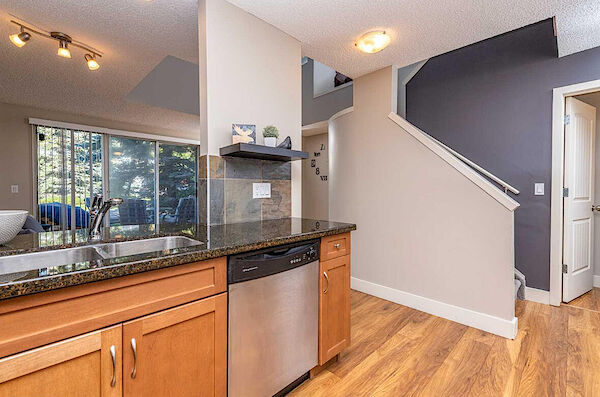 Calgary 2 bedrooms Condo Unit for rent. Property photo: 621484-3