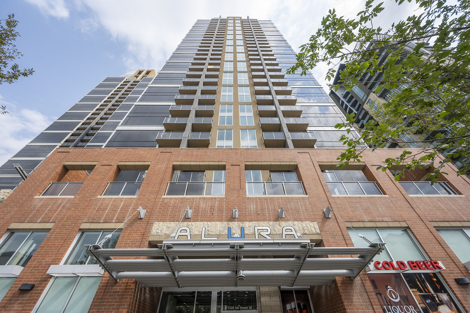Calgary 2 bedrooms Condo Unit for rent. Property photo: 622040-1