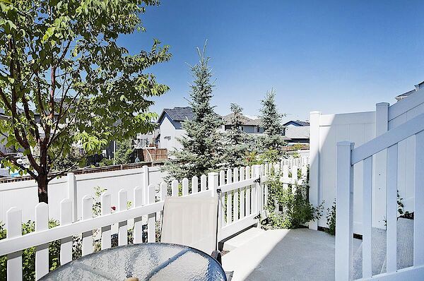 Calgary 3 bedrooms Townhouse for rent. Property photo: 622633-2