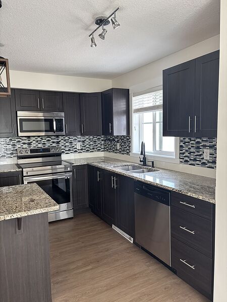 Calgary 2 + Den bedrooms Condo Unit for rent. Property photo: 623836-2