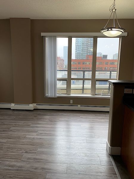 Calgary 2 bedrooms Condo Unit for rent. Property photo: 62420-2