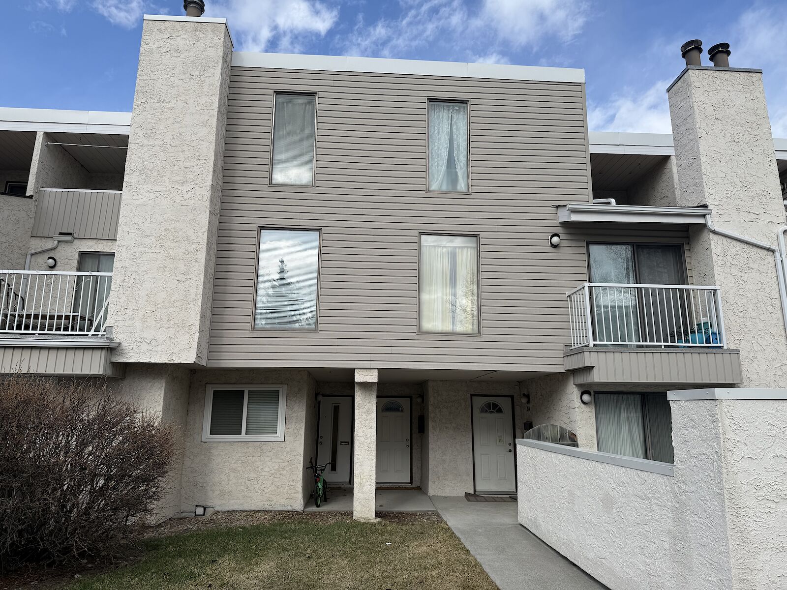Calgary 2 bedrooms Townhouse for rent. Property photo: 624681-1
