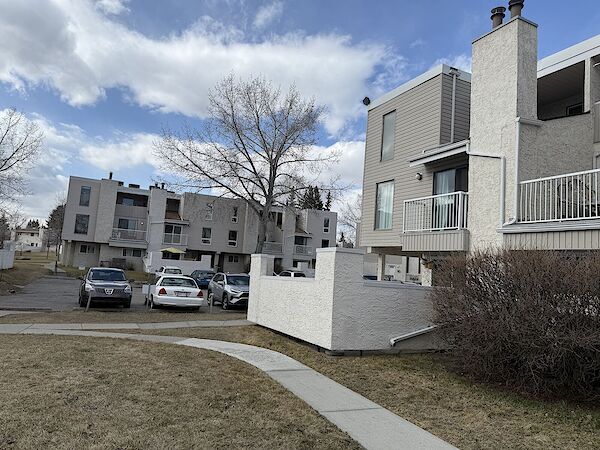 Calgary 2 bedrooms Townhouse for rent. Property photo: 624681-2