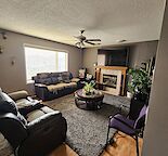 4 Bedroom House with Family and Living, dinning room, near to bus stop, school,