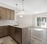 2 Bed / 2 Bath / 2 U.G. Parking / 2 Lockers / Air Conditioning / SEP RENT WAIVED