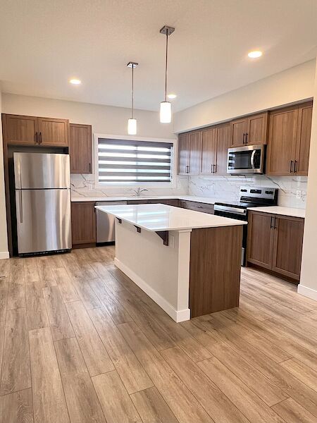 Beautiful 3-bedroom duplex plus bonus room and tech space