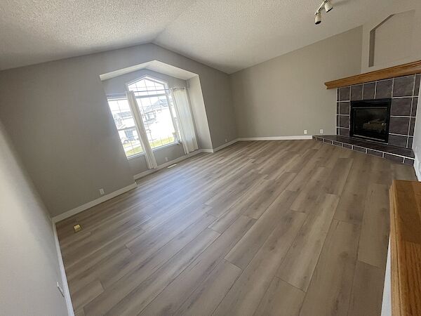 Calgary 3 bedrooms House for rent. Property photo: 627667-2