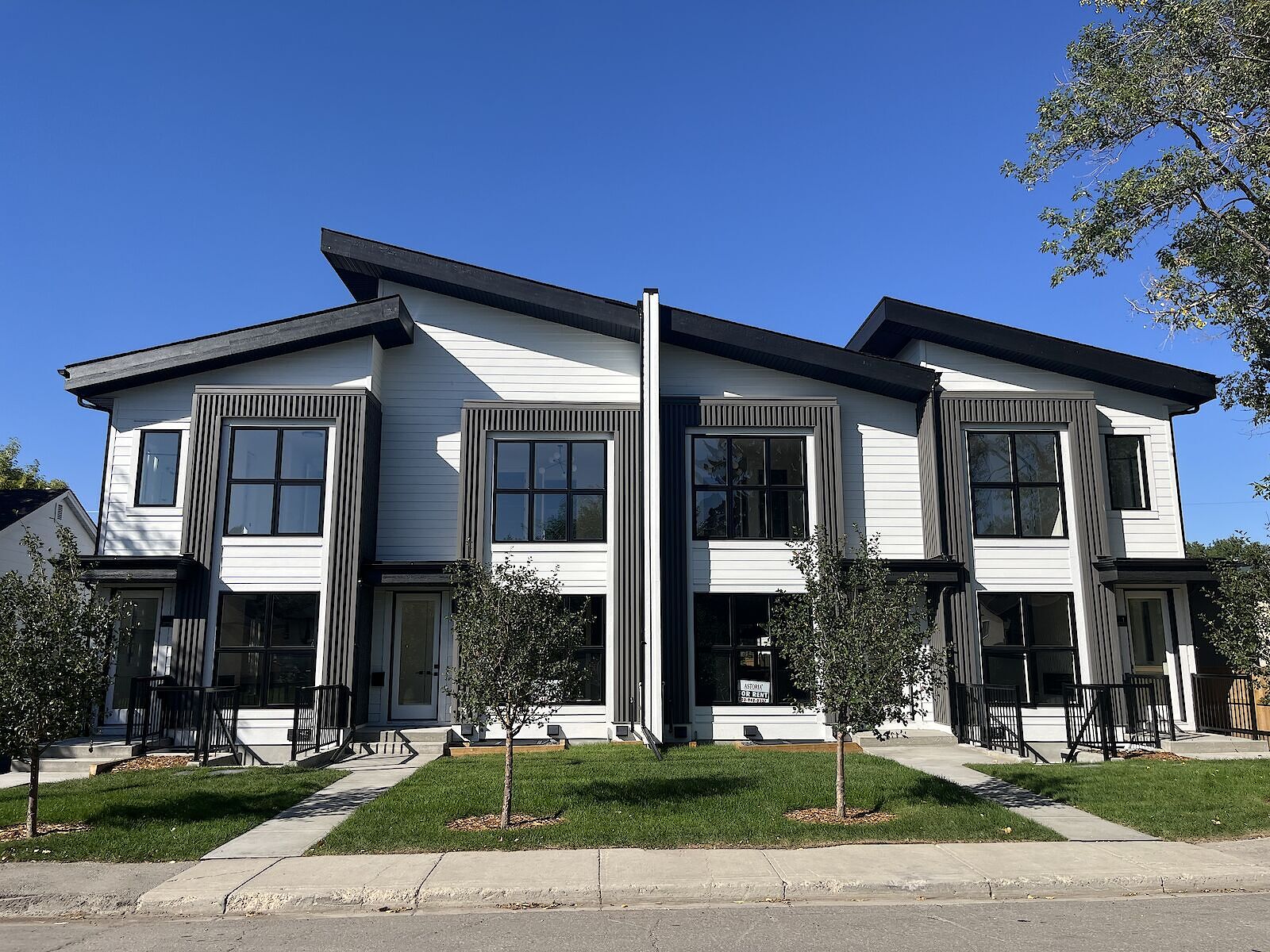 Calgary 3 bedrooms Townhouse for rent. Property photo: 627846-1