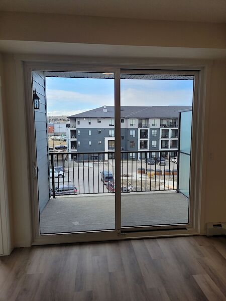 Calgary 2 + Den bedrooms Condo Unit for rent. Property photo: 628291-3