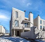 WALK distanc to UC, Brentwood LRT! 2-beds cozy townhouse with parking +AC