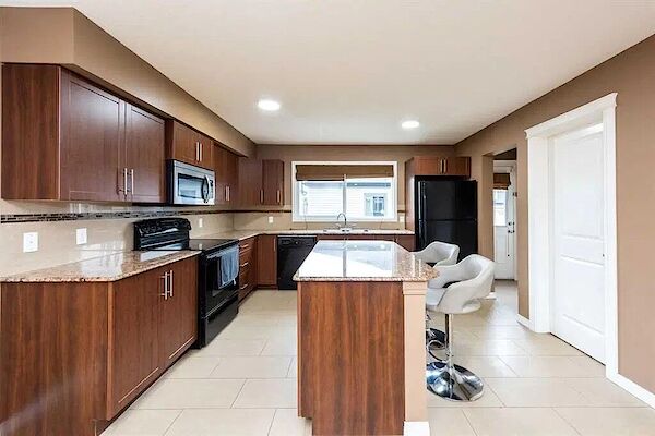 Calgary 3 bedrooms Duplex for rent. Property photo: 628577-2