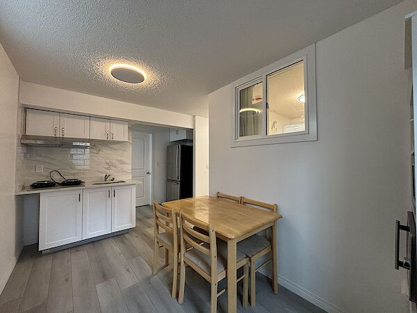 Calgary 1 + Den bedrooms Basement for rent. Property photo: 628875-3
