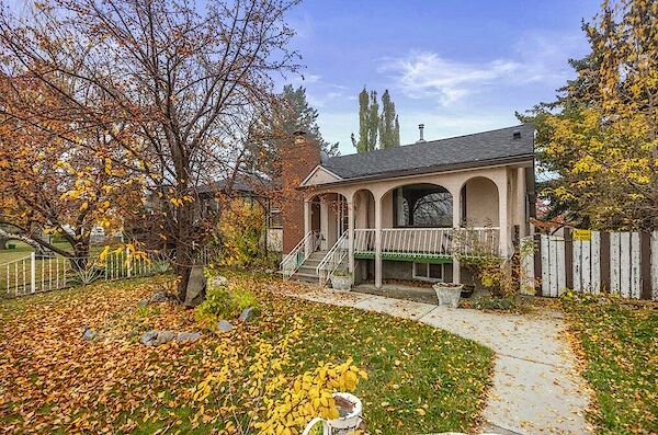 Calgary 3 + Den bedrooms Main Floor for rent. Property photo: 628932-2