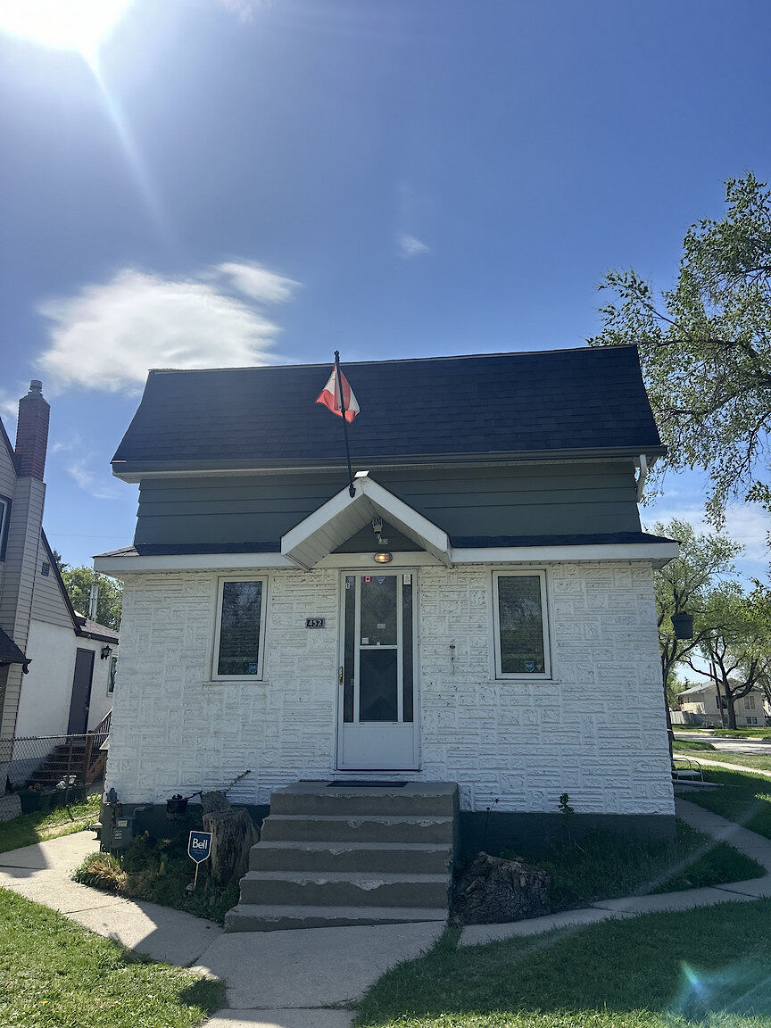 Winnipeg 1 bedroom Fourplex for rent. Property photo: 629302-1
