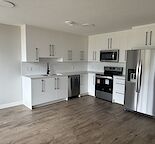 2BR Walkout Basement Suite in Aspenwoods